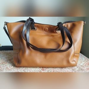 G.H. BASS TAN/CARAMEL COLOR LARGE TOTE STYLE HANDBAG DARK BROWN TRIM/INTERIOR